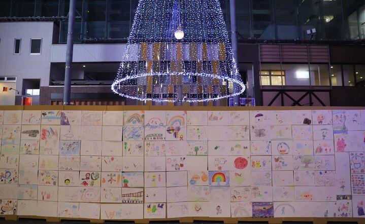 ダンボールめいろでみつけた『画伯の卵たち展』