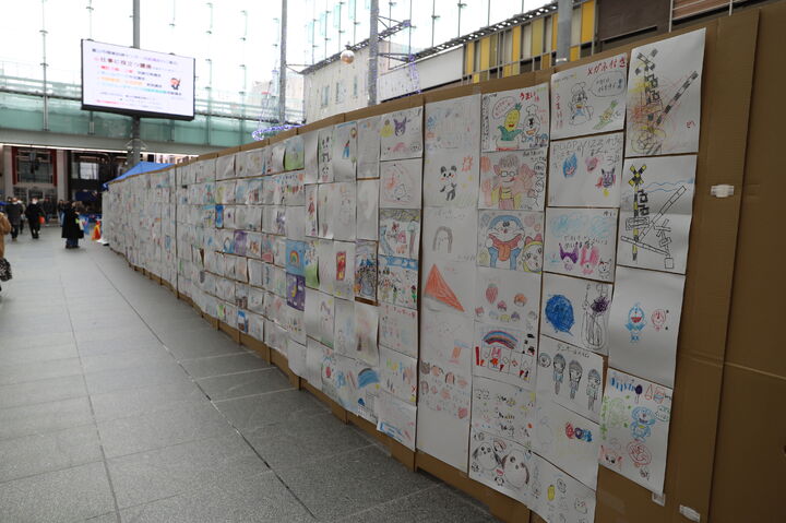 ダンボールめいろでみつけた『画伯の卵たち展』